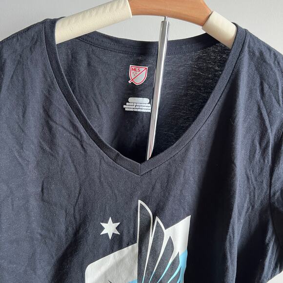 MLS Minnesota United FC Women's Black V-Neck Soccer T-Shirt - Size XXL - NWT - Picture 4 of 9